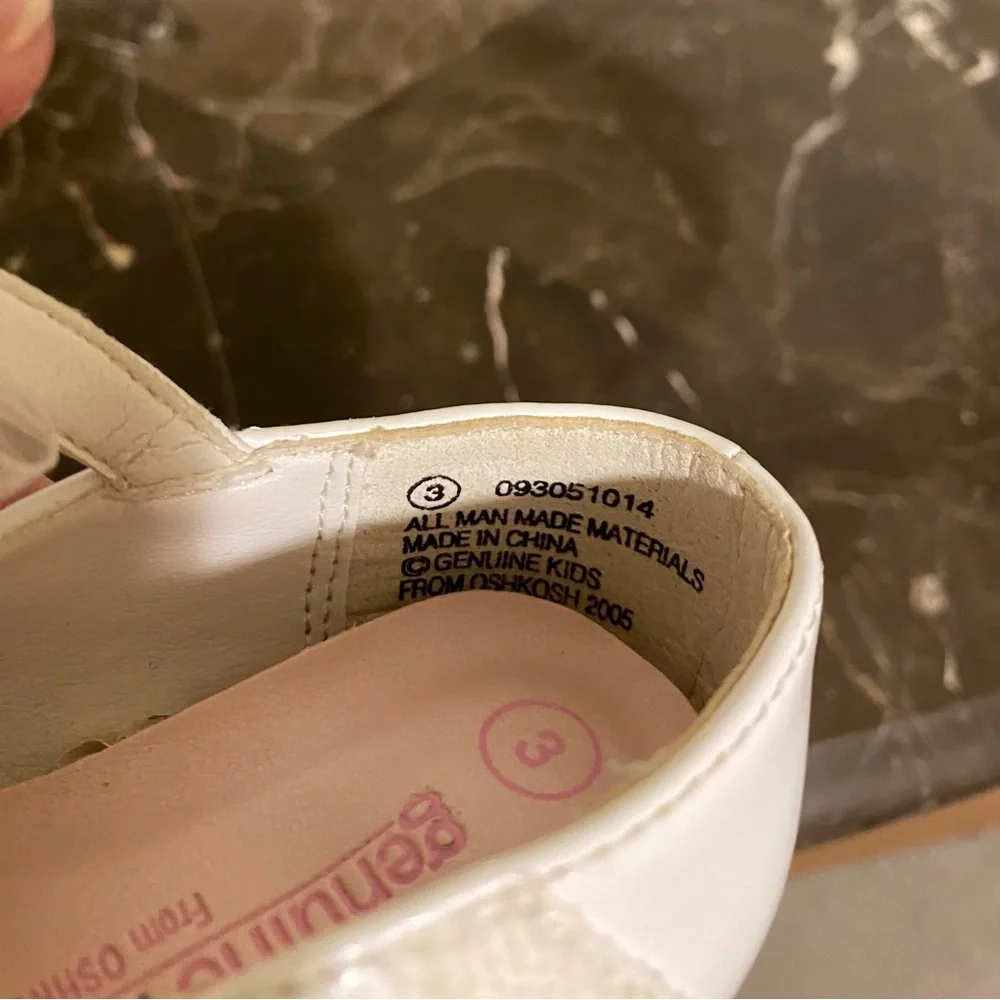 Osh Kosh White Patent‎ Mary Janes size 3